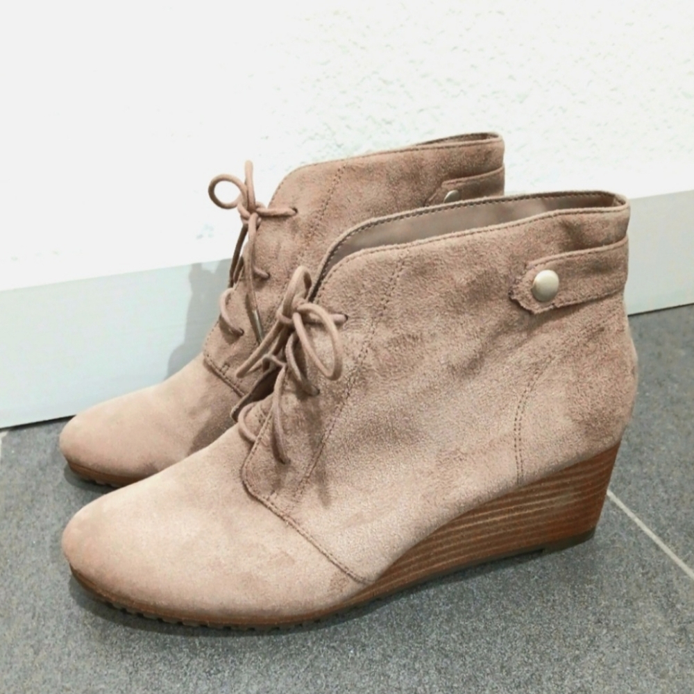 Dr. Scholl's Faux Suede Taupe Lace-Up Wedge Ankle Booties Size 8 **LIKE NEW**